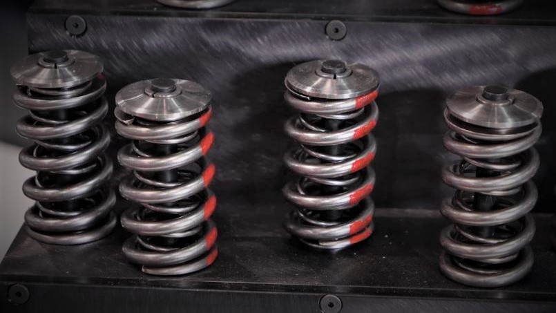 Melling valve springs on display at sema 2022