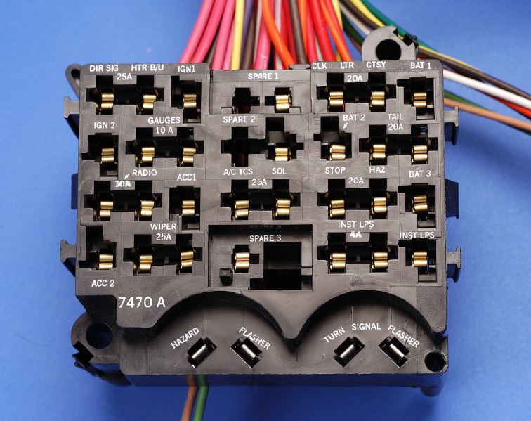 close up of summit direct fit wiring harness fuse block