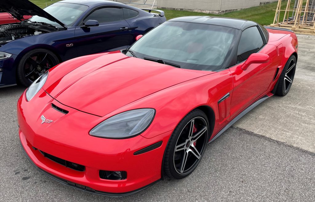 red chevy corvette c6 grand sport