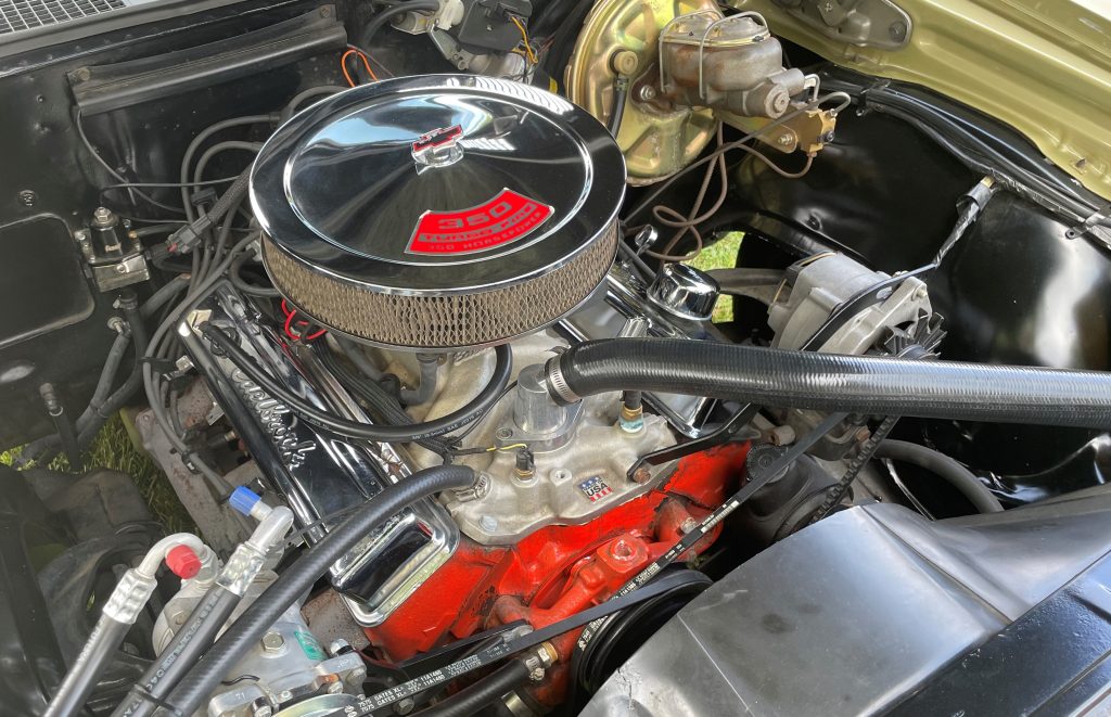 chevy 350 small block engine in a 1968 chevelle