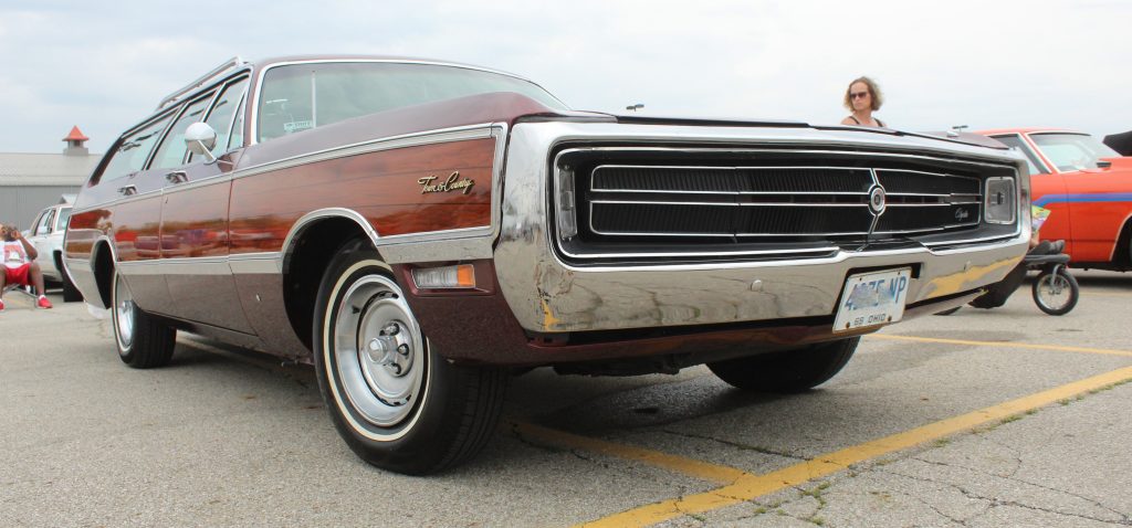 1969 Chrysler Town and Country Station Wagon Woody