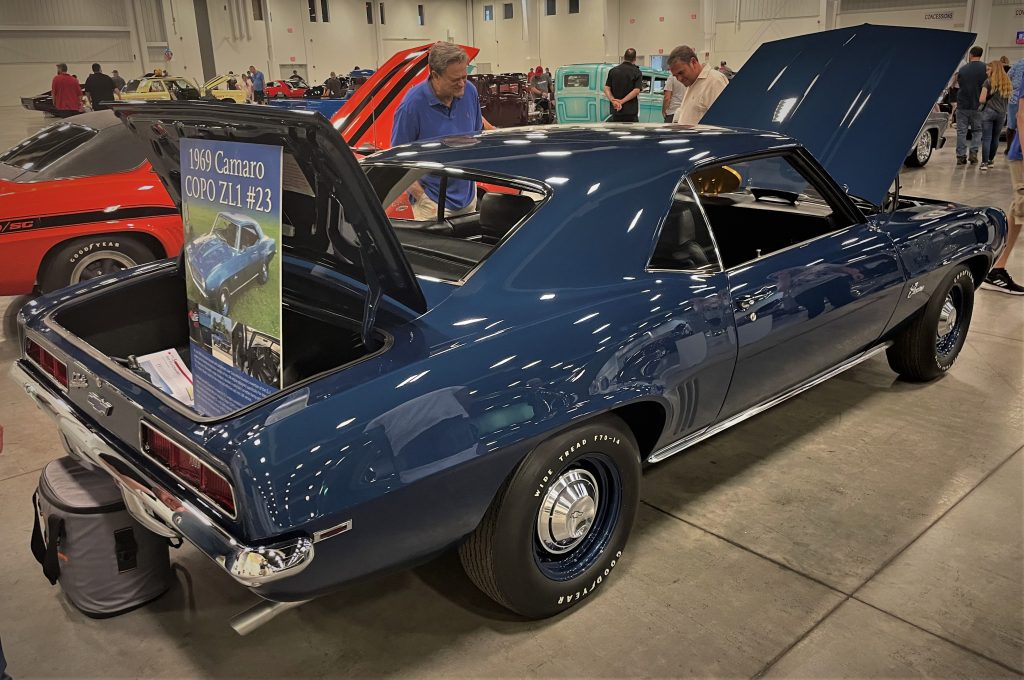 1969 chevy camaro ZL-1 COPO, rear quarter view