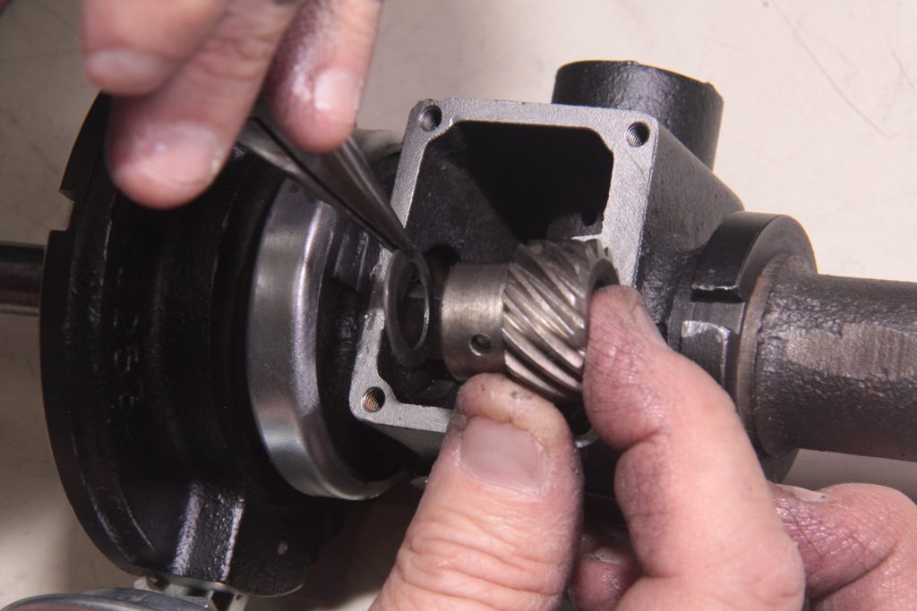 installing drive gear washer during gm delco distributor rebuild