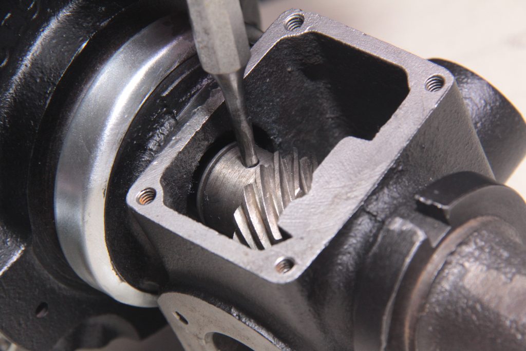 installing set roll pin in a gm delco distributor drive gear