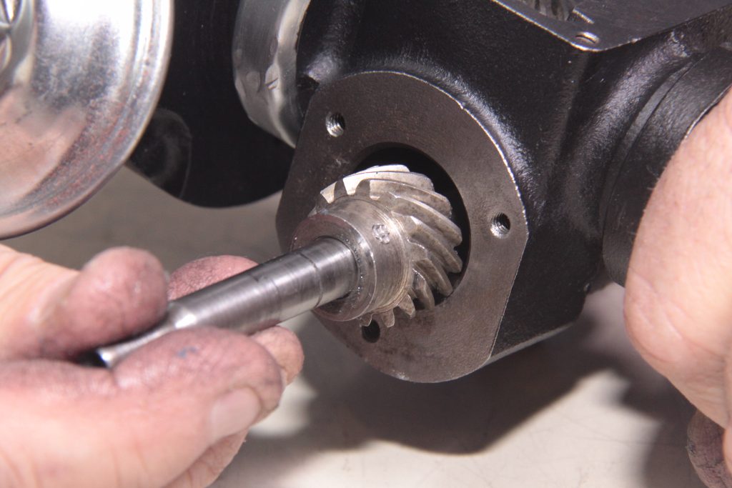 installing drive gear into gm delco fuelie distributor