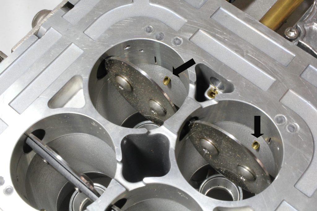 close up of throttle blades on edelbrock VRS-4150 carburetor