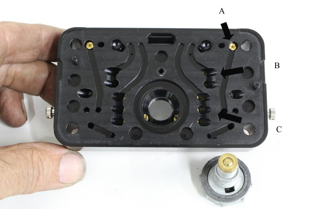 Metering block & jets for a Edelbrock VRS-4150 carburetor