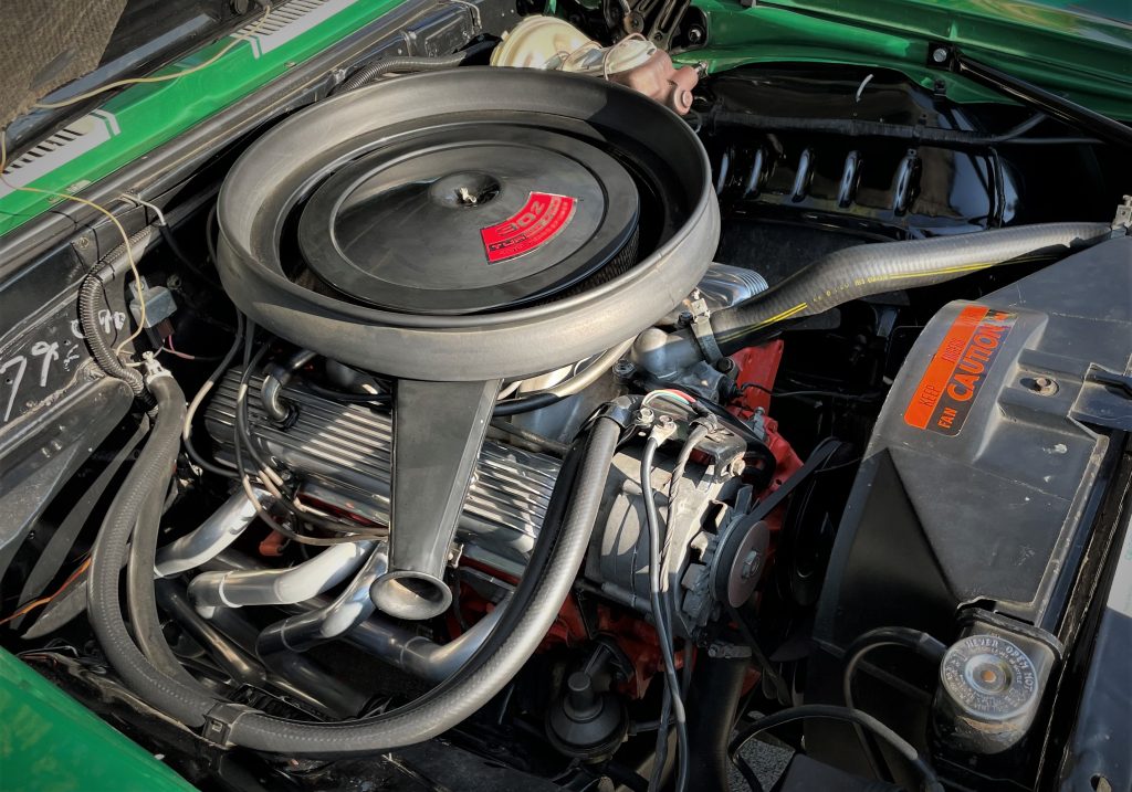 chevy dz 302 small block engine in a camaro z 28