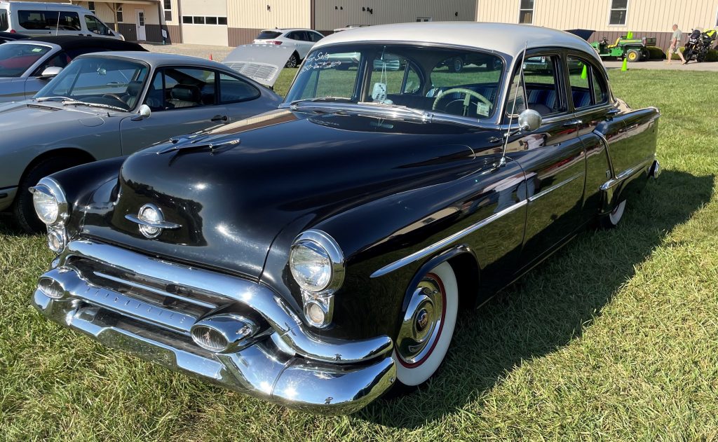 oldsmobile 88 sedan