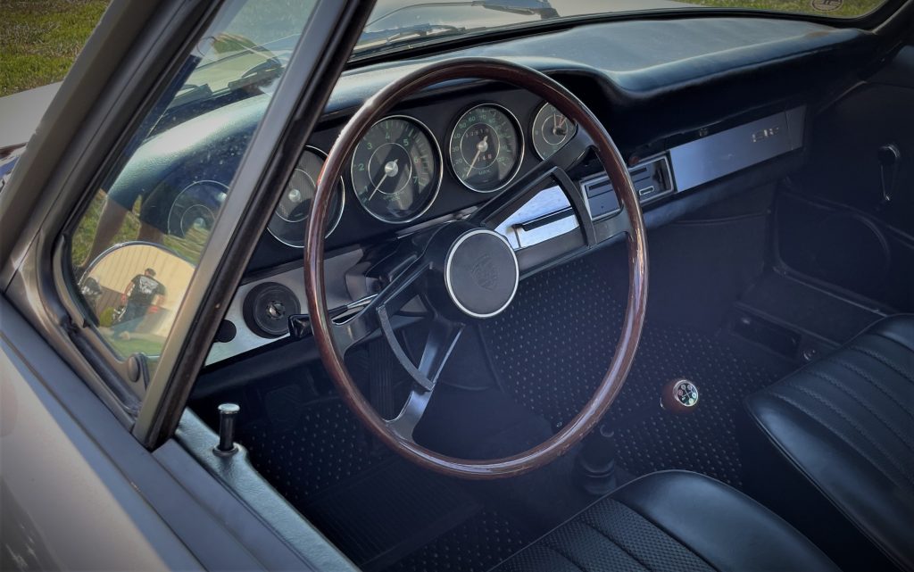 interior view of a 1967 Porsche 912