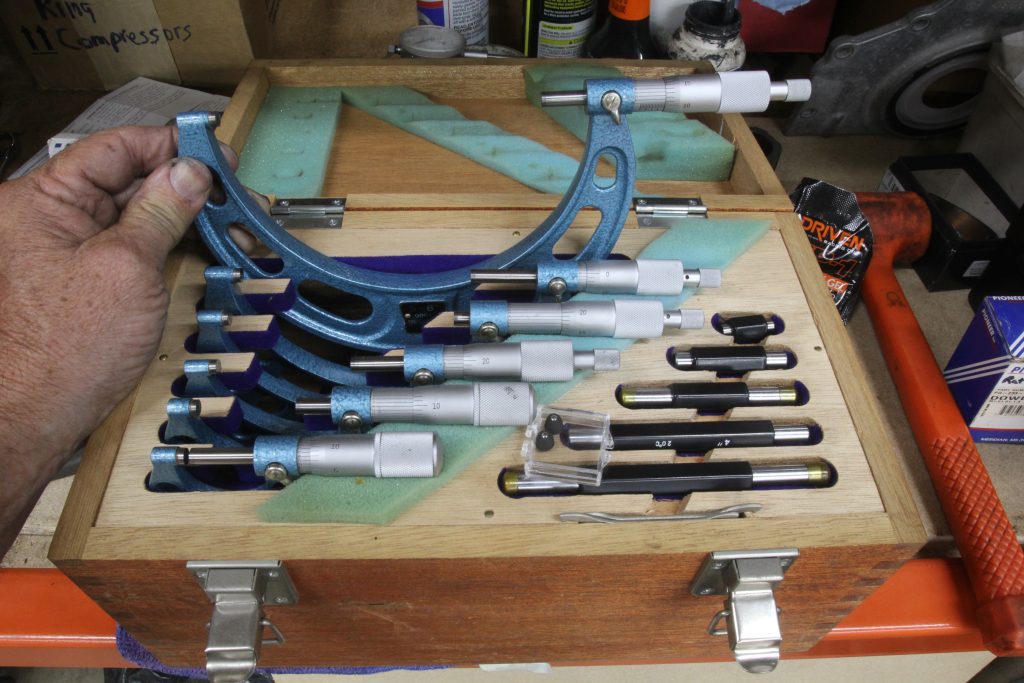 A micrometer measuring kit