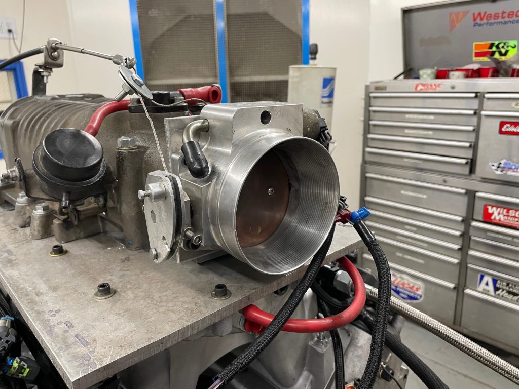 throttle body installed on engine blower