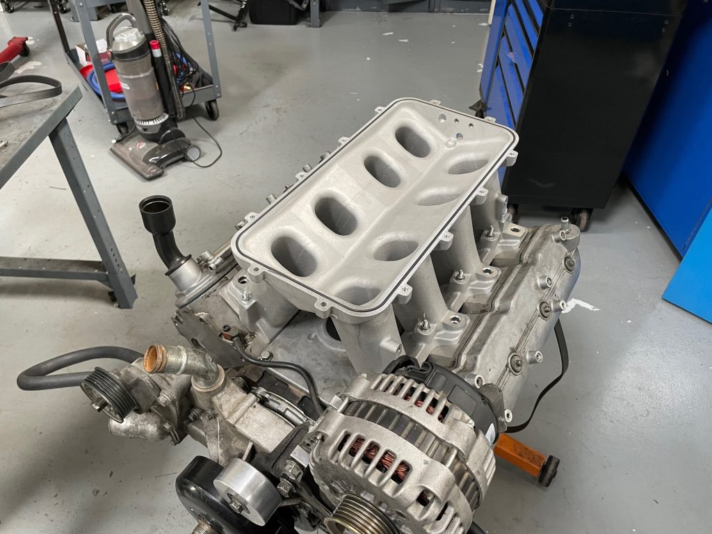 hi ram intake manifold installed without top cap