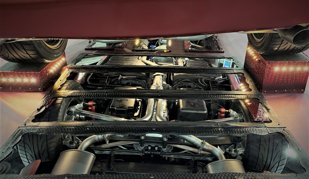 Chassis view from mirrors under a custom c4 1988 corvette show car