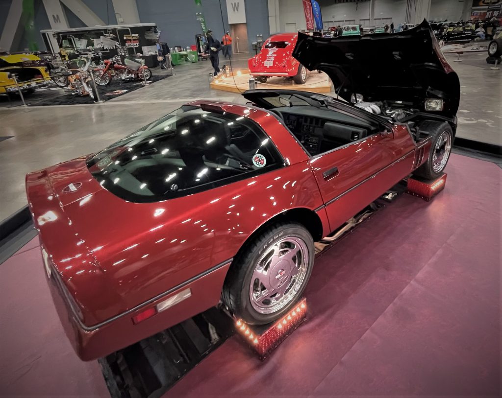 rear quarter view of a custom c4 1988 corvette show car