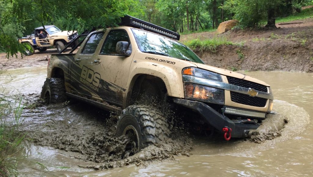 chevy colorado fording a deep stream