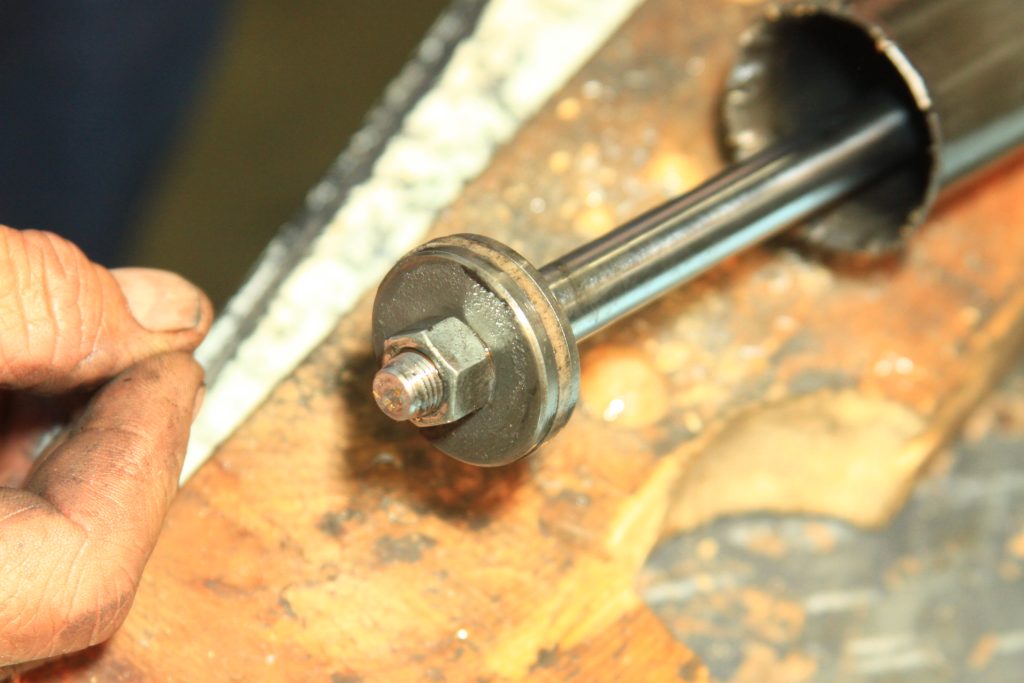 piston end of a threaded cylinder shaft