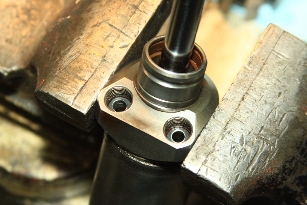 power steering cylinder in a vise