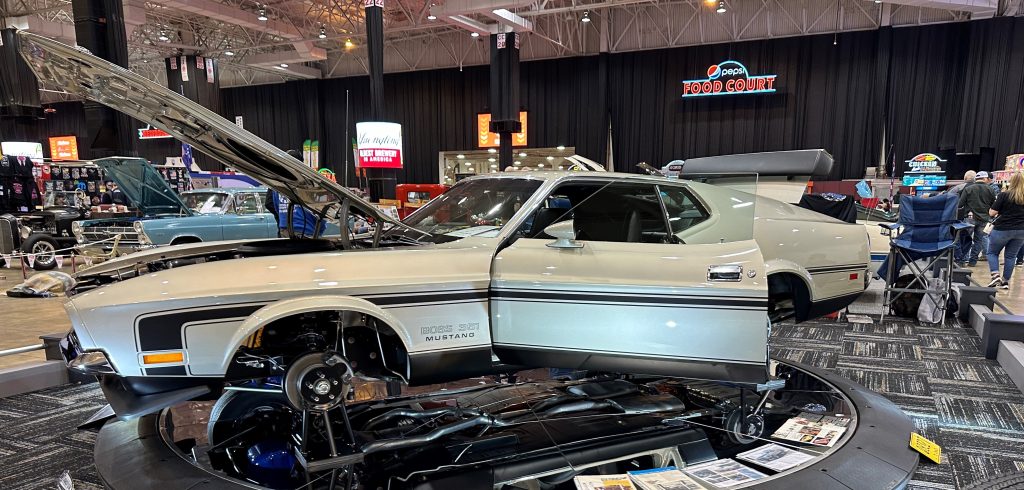 Silver 1971 Boss 351 Ford Mustang