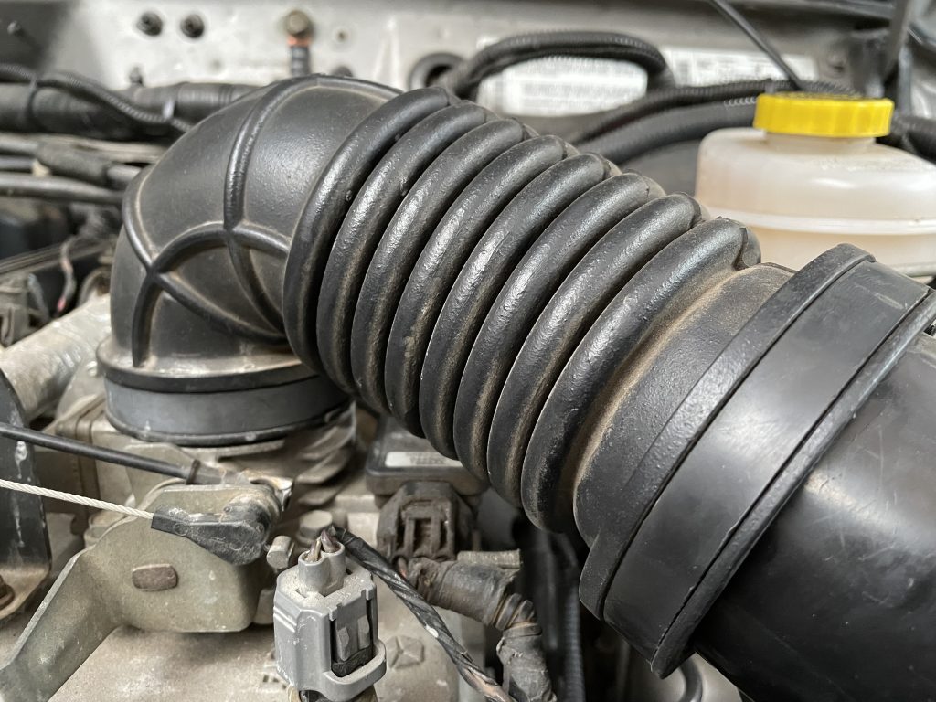 flexible air intake ducting on a jeep cherokee xj 4.0L