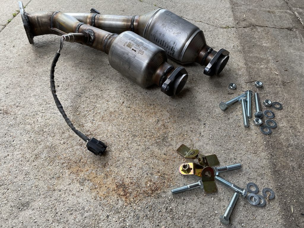catalytic converters and installation hardware