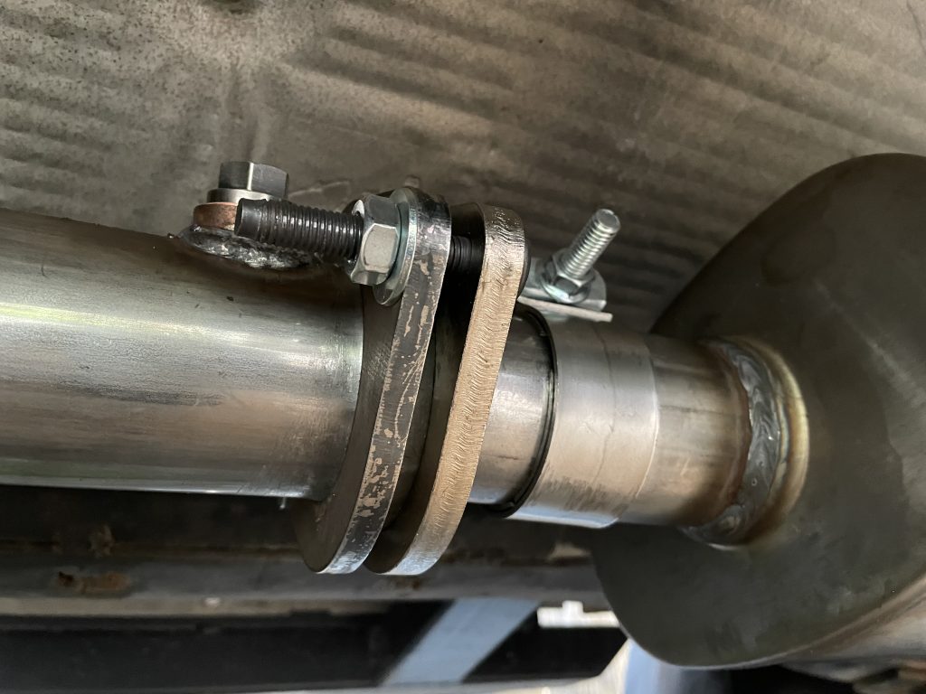 joining together two exhaust tubing sections