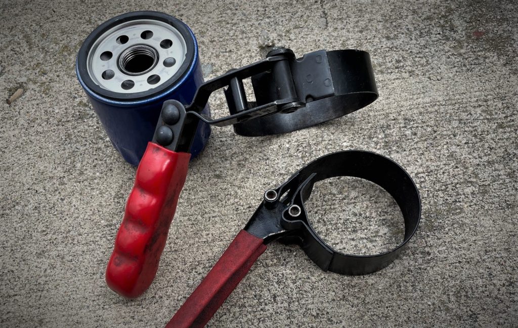 oil filter wrench with angled head