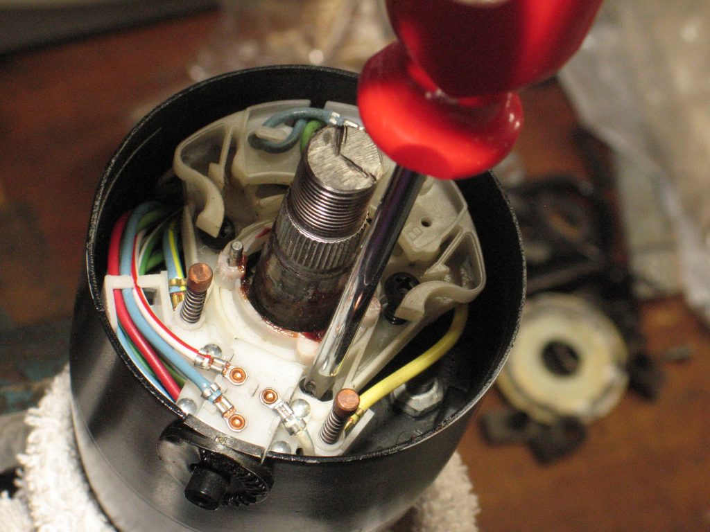 installing turn signal switch in steering column