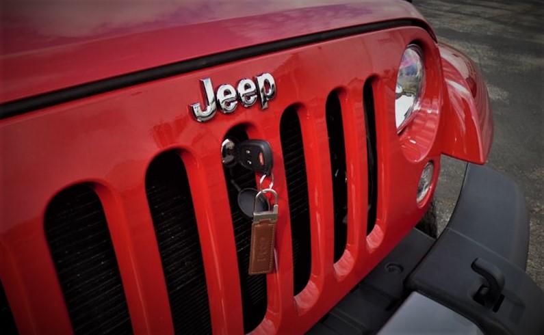 bolt hood lock on a jeep wrangler